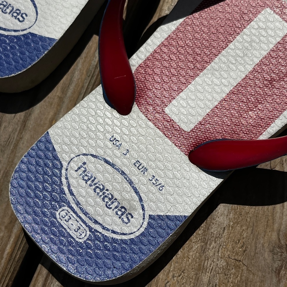 Lightly worn Havaianas - Picture 2 of 5